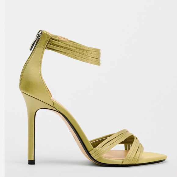 NWT ZARA Vacation LEATHER SANDALS SIZE 7.5
🚨FIRM PRICE - Picture 4 of 6